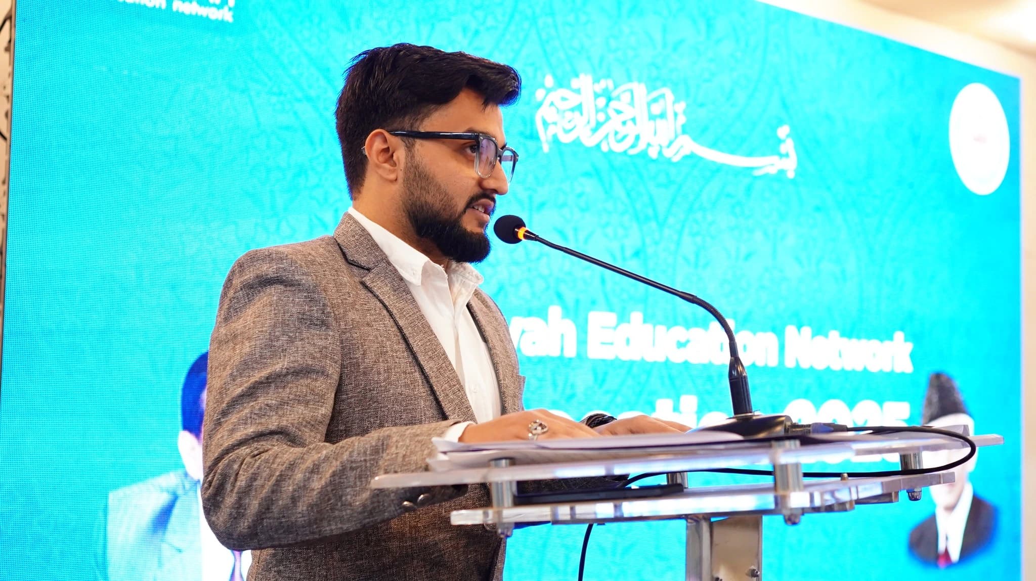 𝟗 𝐲𝐞𝐚𝐫𝐬 𝐥𝐚𝐭𝐞𝐫, 𝐁𝐚𝐜𝐤 𝐰𝐡𝐞𝐫𝐞 𝐢𝐭 𝐚𝐥𝐥 𝐛𝐞𝐠𝐚𝐧 🎓✨ - Image 2 of 3