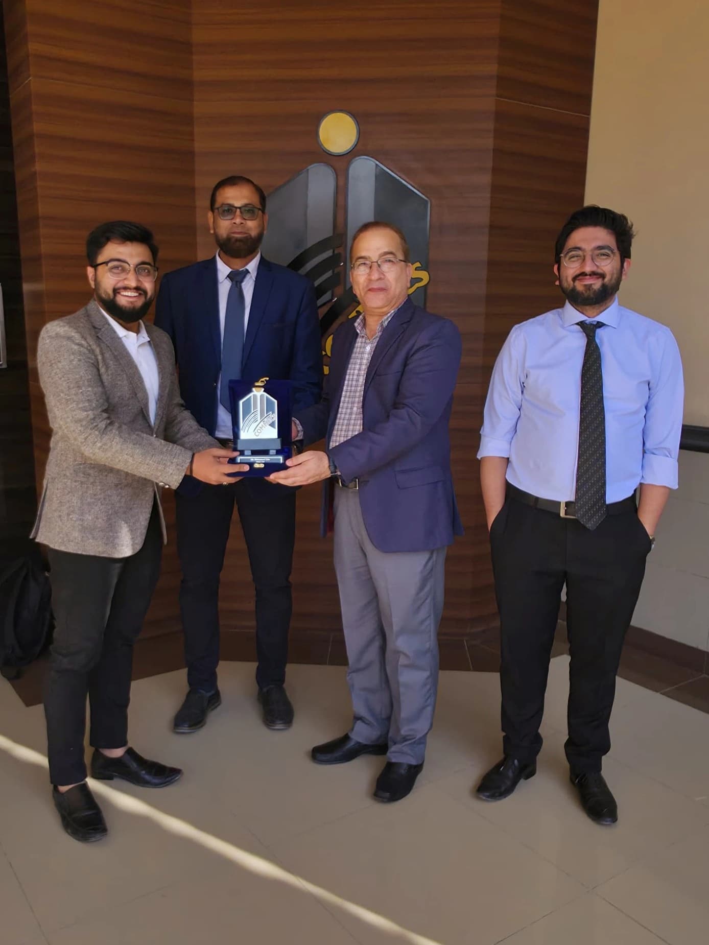 𝐉𝐮𝐝𝐠𝐢𝐧𝐠 𝐈𝐓 𝐏𝐫𝐨𝐣𝐞𝐜𝐭𝐬 𝐚𝐭 𝐭𝐡𝐞 𝐒𝐜𝐢𝐞𝐧𝐜𝐞 𝐄𝐱𝐡𝐢𝐛𝐢𝐭𝐢𝐨𝐧 - Image 1 of 3